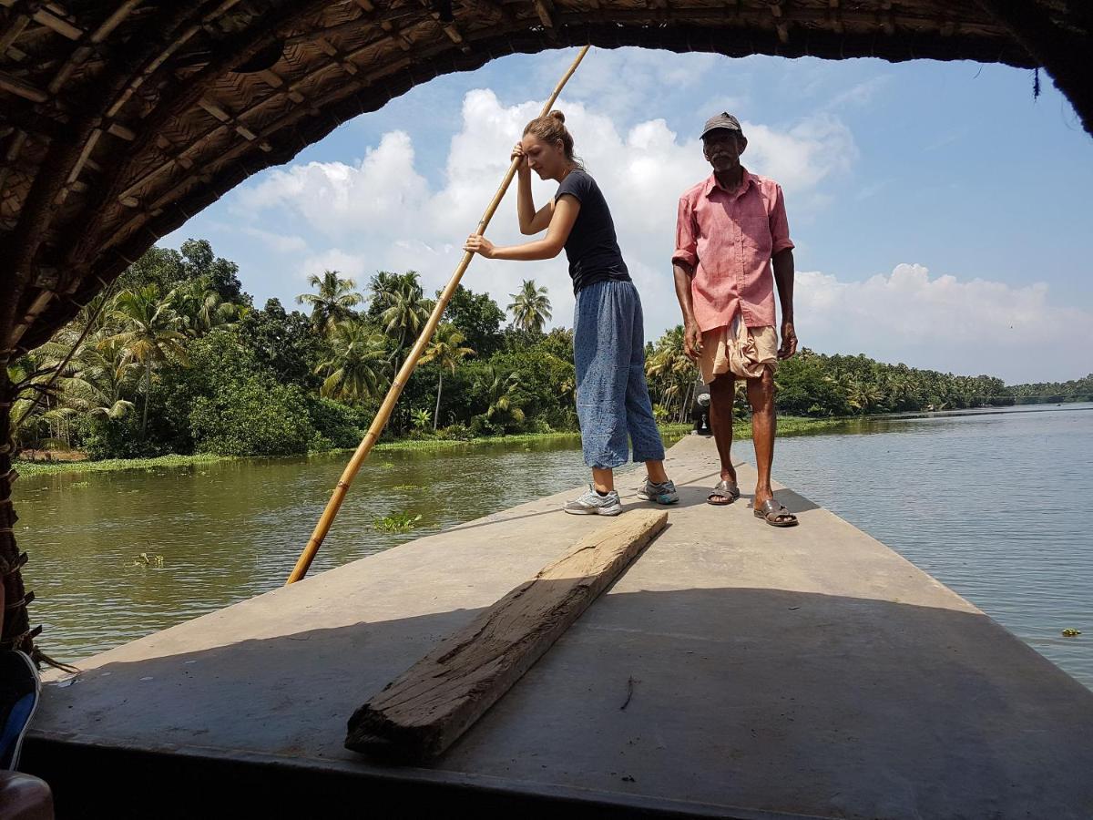 Valiyathayil Home Stay Kochi Buitenkant foto