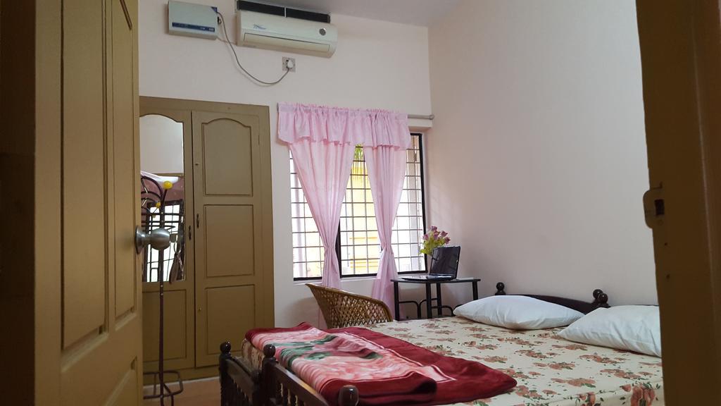 Valiyathayil Home Stay Kochi Buitenkant foto