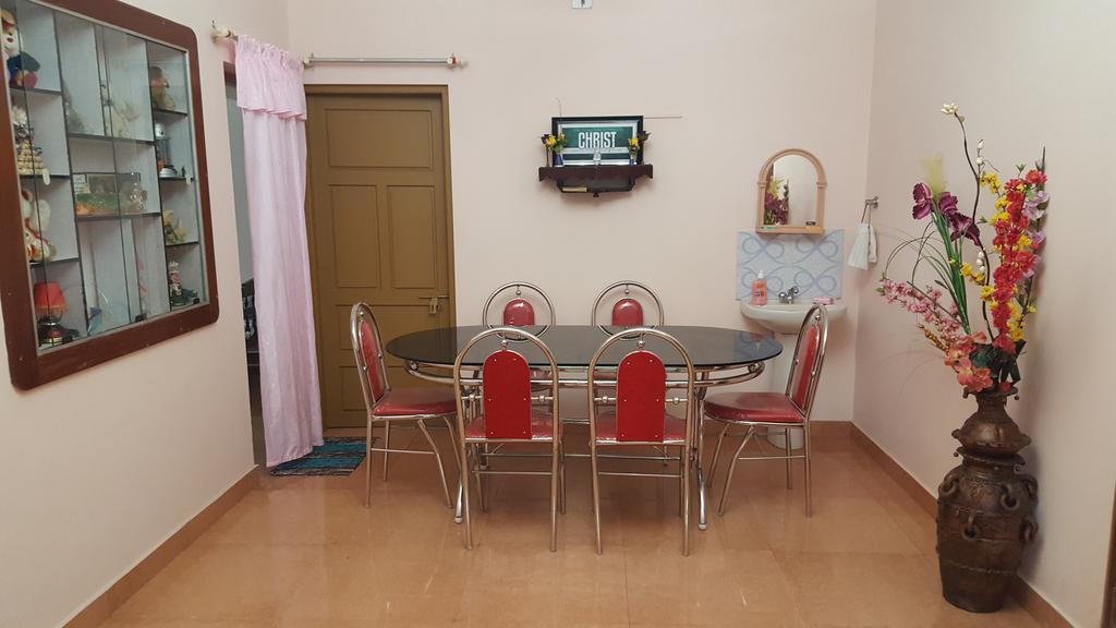 Valiyathayil Home Stay Kochi Buitenkant foto