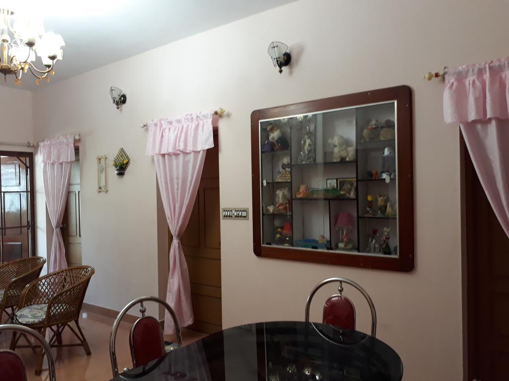 Valiyathayil Home Stay Kochi Buitenkant foto