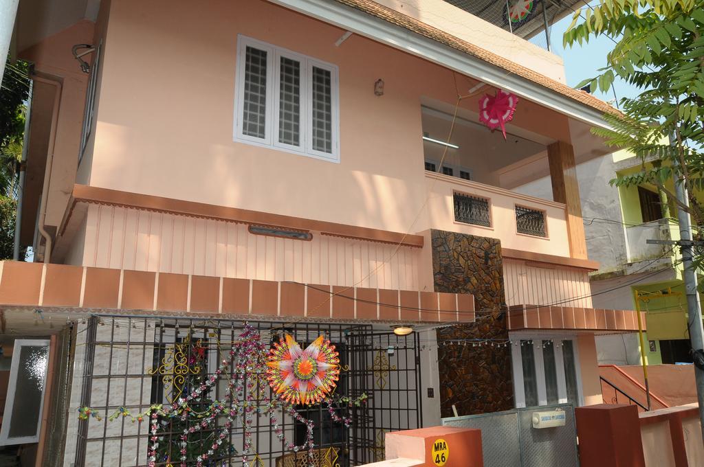 Valiyathayil Home Stay Kochi Buitenkant foto