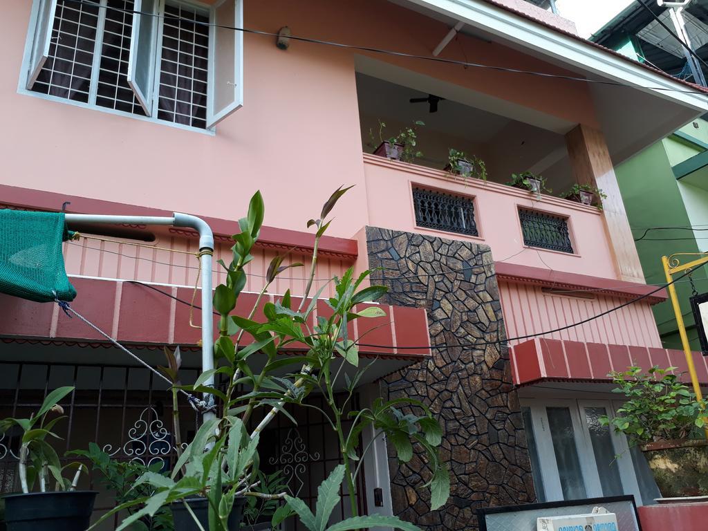 Valiyathayil Home Stay Kochi Buitenkant foto