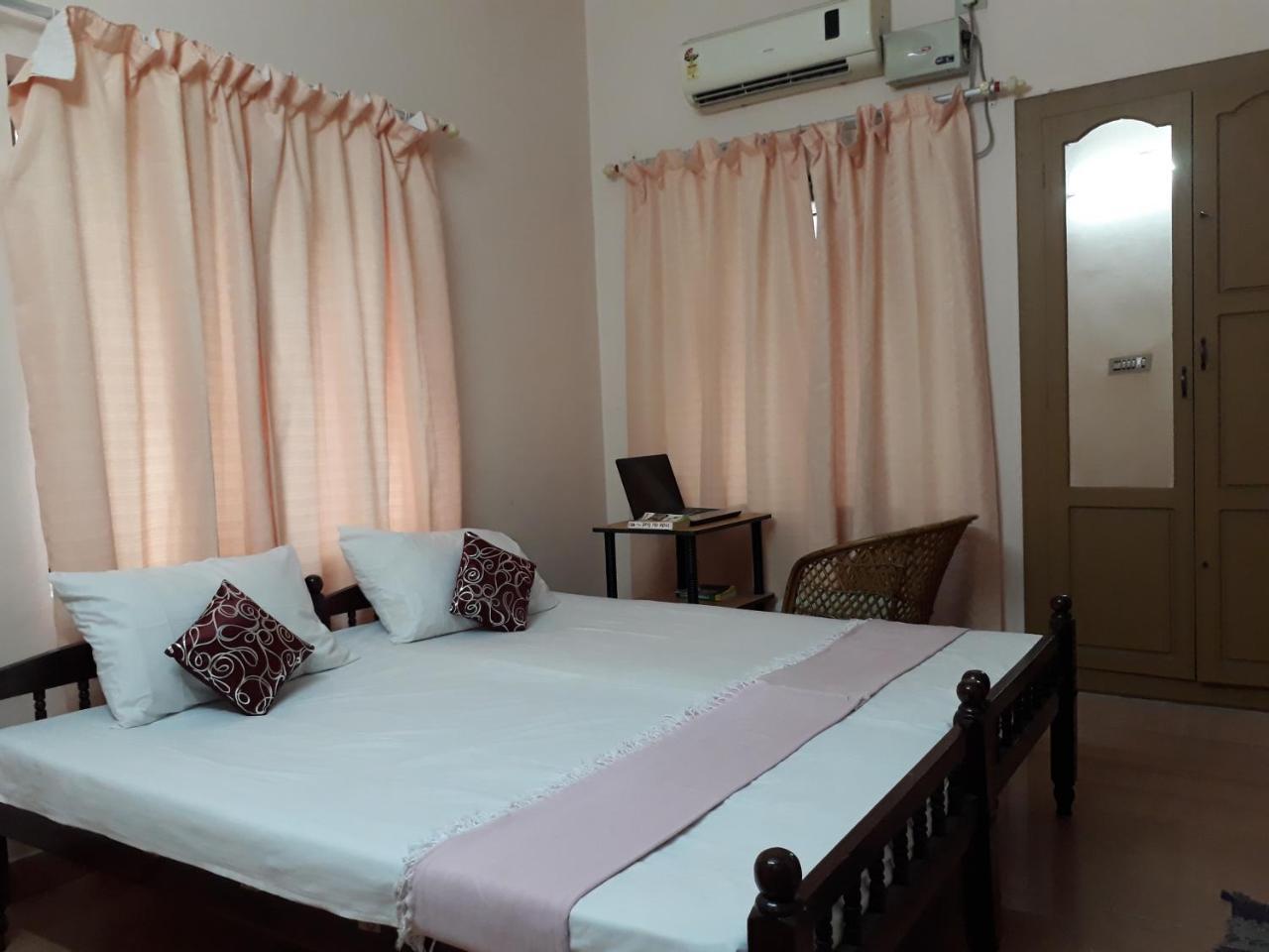 Valiyathayil Home Stay Kochi Buitenkant foto