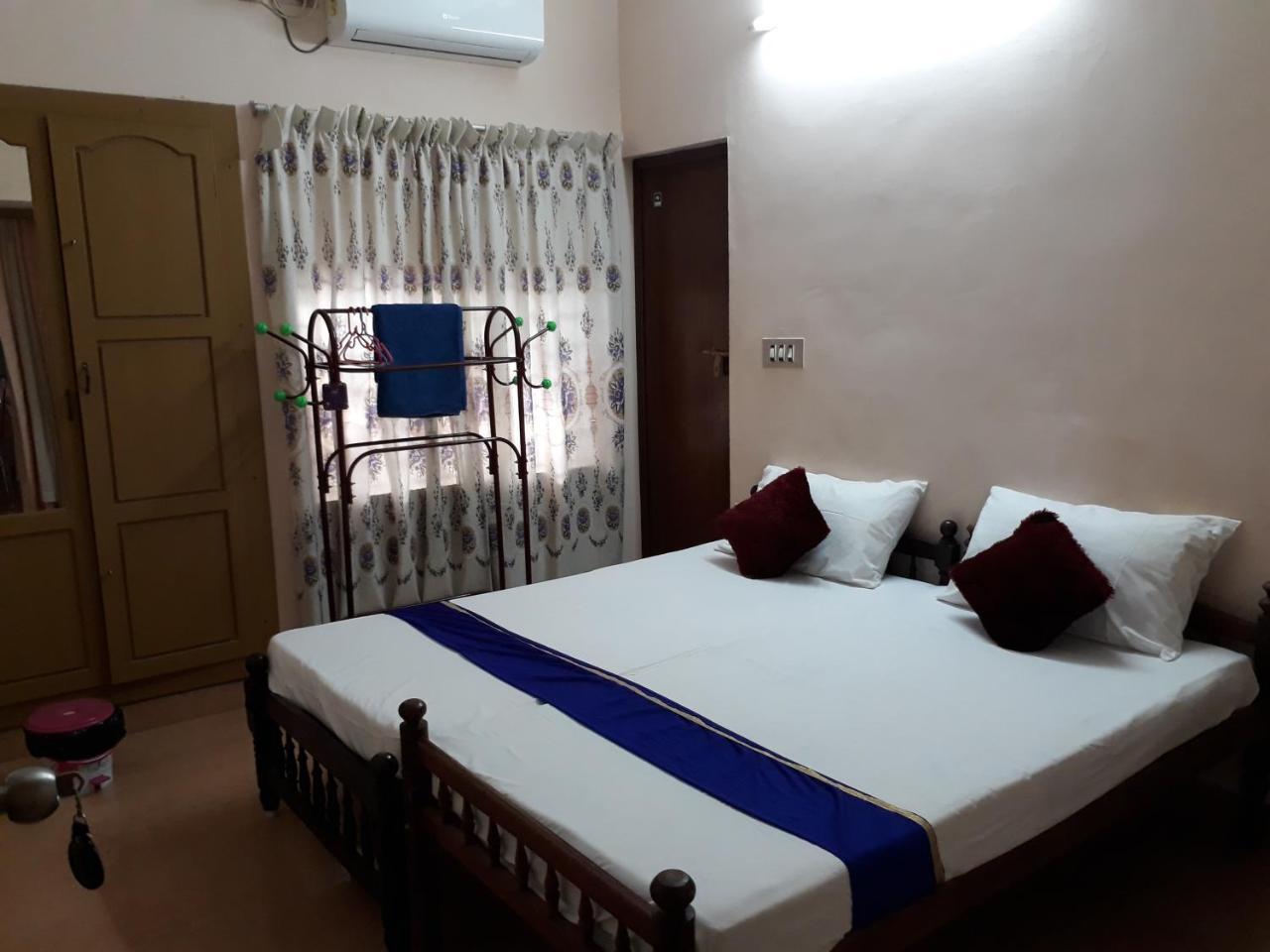 Valiyathayil Home Stay Kochi Buitenkant foto